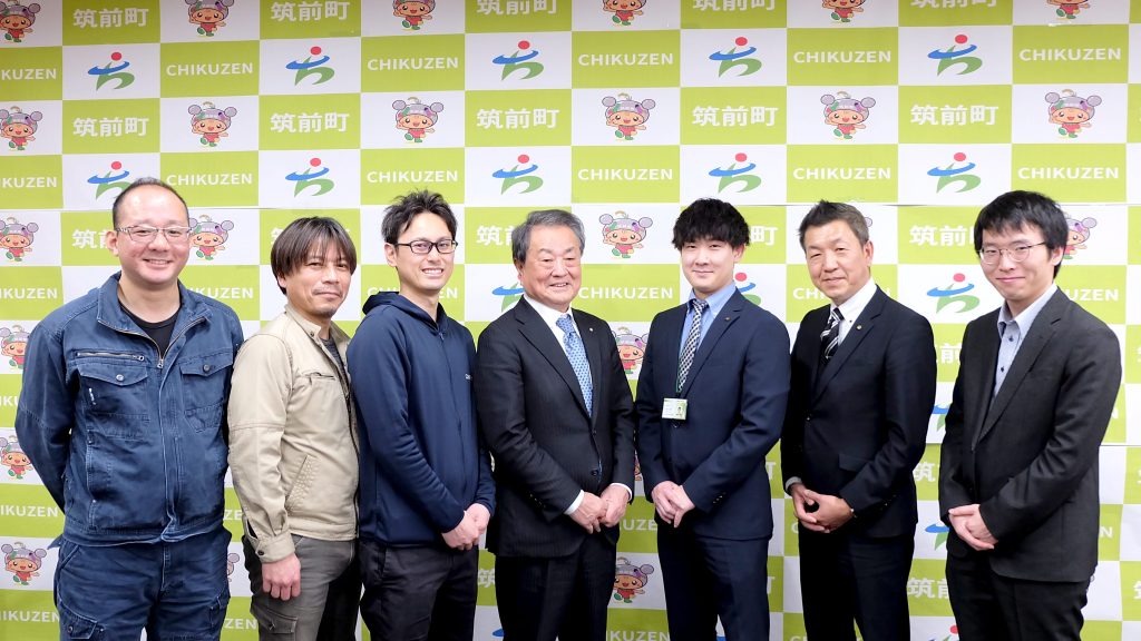 （左から） 筑前町 水田農業推進協議会 事務局 和合氏 農林商工課 農林振興係 係長 今里氏 水田農業推進協議会 事務局（農林商工課 農林振興係） 橋本氏 町長 田頭 喜久己氏 西部電気工業株式会社 竹中 藤澤 田尻